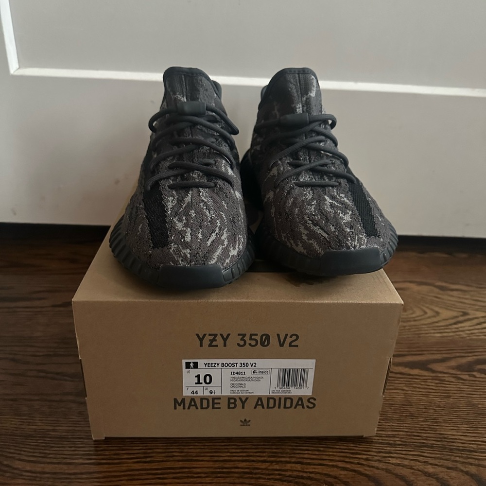 Men Adidas Yeezy Boost 350 V2  Mx Dark Salt